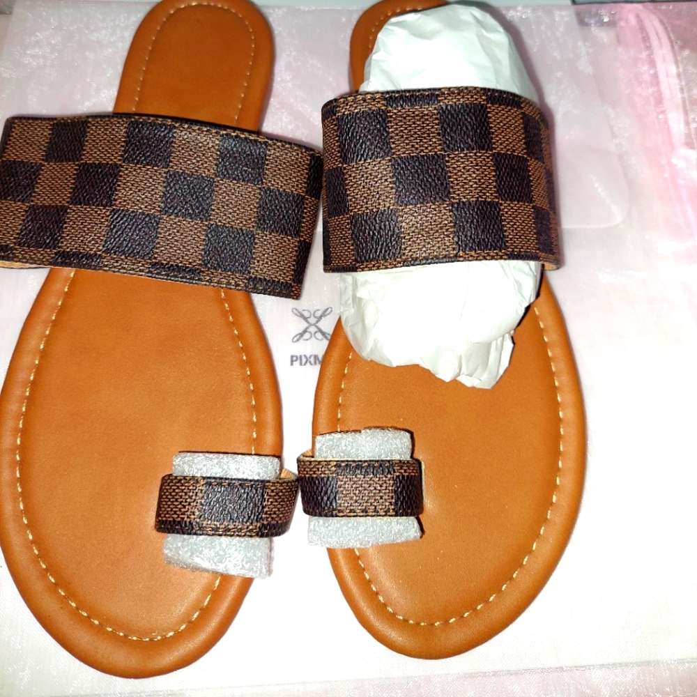 Shoes - Picture 2 of 4